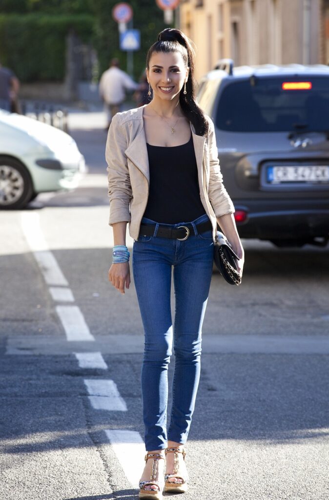 girl, woman, young, bella, beautiful, women, face, fashion, elegant, young woman, legs, pose, jeans, trousers, physicist, welfare, in shape, gym, body, physical activity, fitness